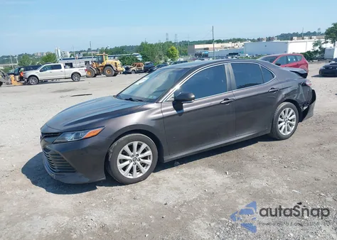 2018 Toyota Camry L/Le/Xle/Se/Xse из США, поврежденный, VIN 4T1B11HK9JU006242
